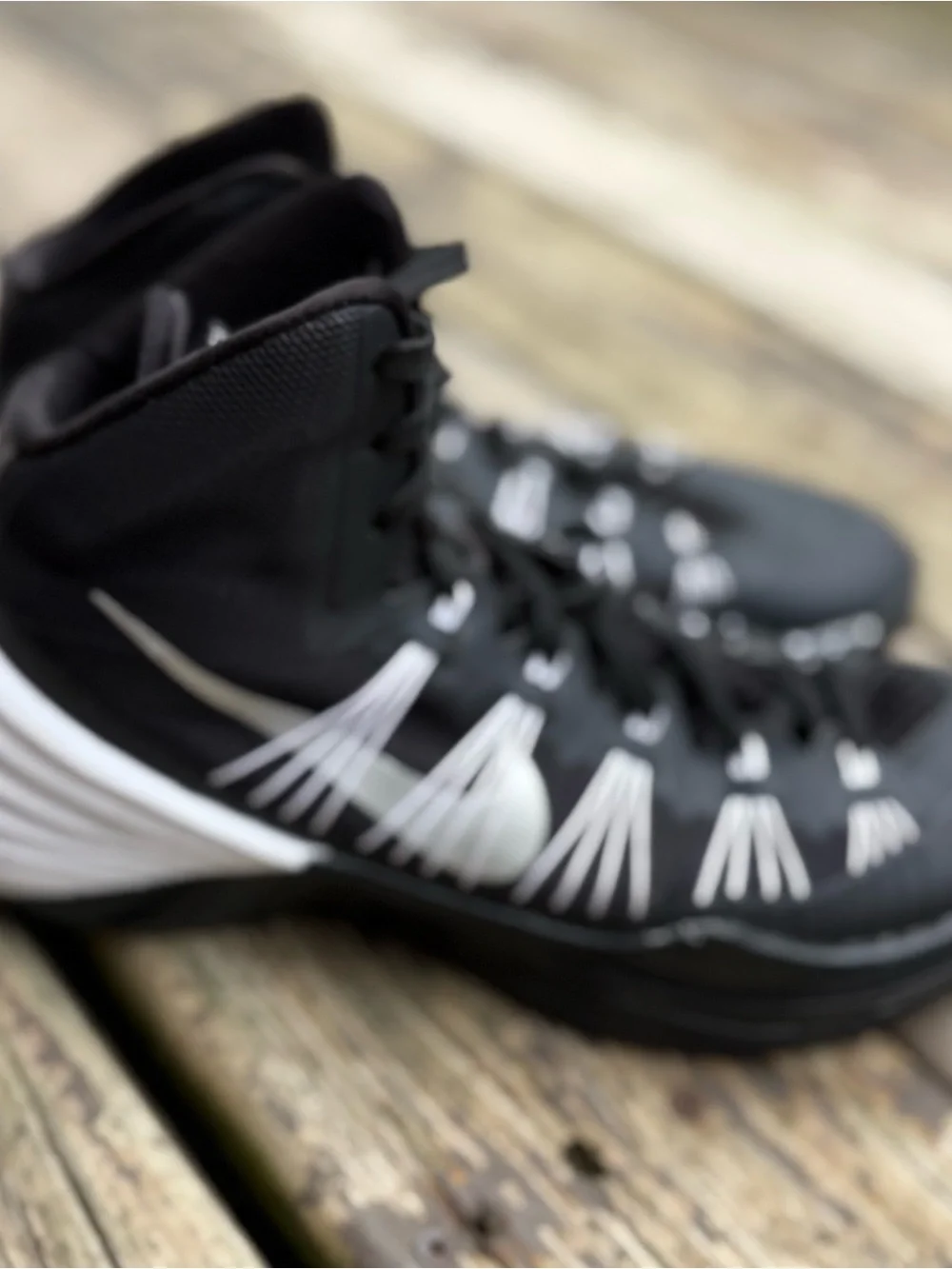 Nike Hyperdunk Men's Black with White Accents Basketball Shoes sized 9.5 and 10